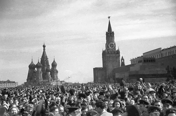 С праздником Великой Победы 9 мая!
